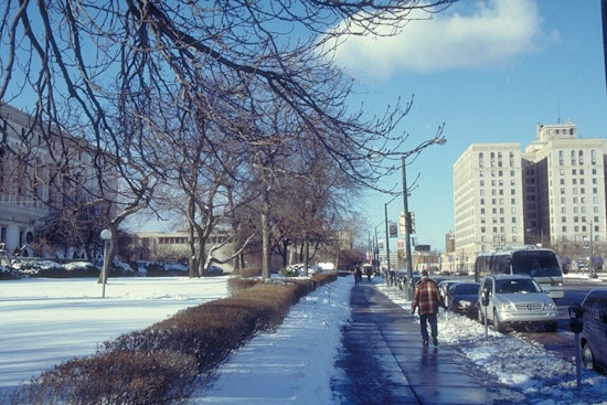 Detroit Weather Rollercoaster: Sunny Skies Today Before Mixed Conditions and Gradual Warm-Up Ahead