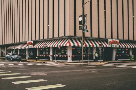 Downtown St. Louis Declares War on Empty Landmarks