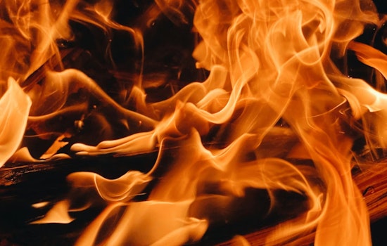 Durkee Drive Inferno Leaves Mid‑Westside Family Fleeing in Pajamas