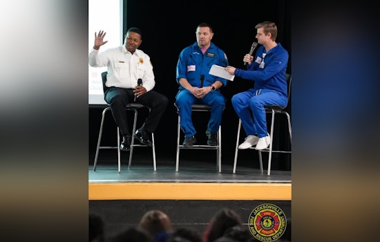 Englewood High School Hosts "The Lifeflight Experience" to Combat Youth Distracted Driving in Jacksonville