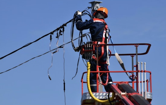 Expect Delays as Intermittent Lane Closures Occur on Peachland Boulevard from Feb 16-20 for Power Line Installation