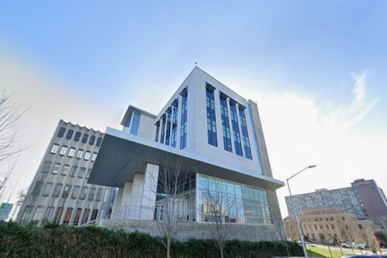 Fentanyl Scare Clears Everett Courtroom, Sends 20 to Checkups