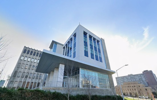 Fentanyl Scare Clears Everett Courtroom, Sends 20 to Checkups