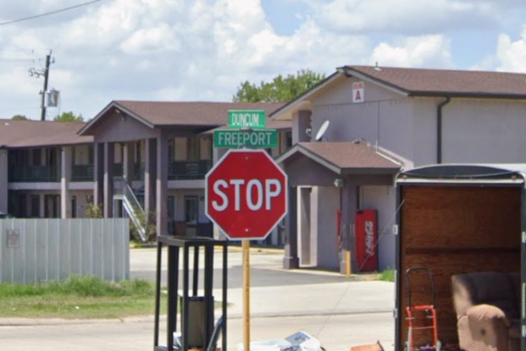 Freeport Street Horror as Man Found Beaten Dead as Harris County Deputies Swarm Block