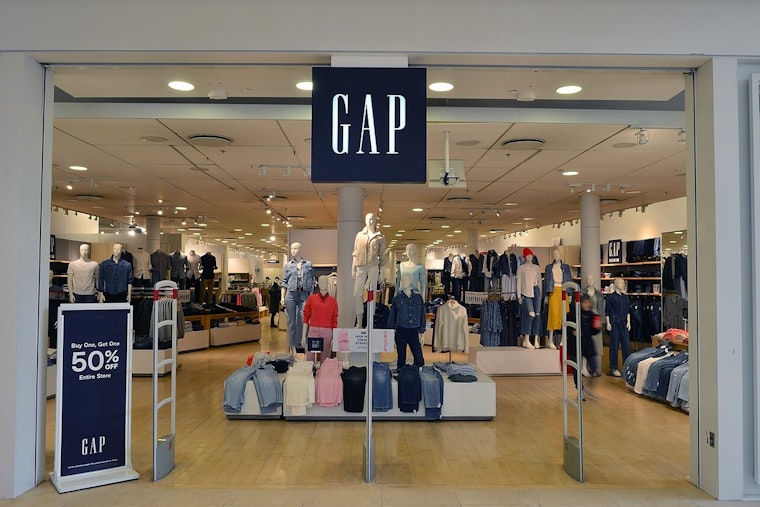 Gap Mounts Mag Mile Comeback Bid With New Chicago Storefront