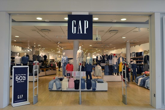Gap Mounts Mag Mile Comeback Bid With New Chicago Storefront