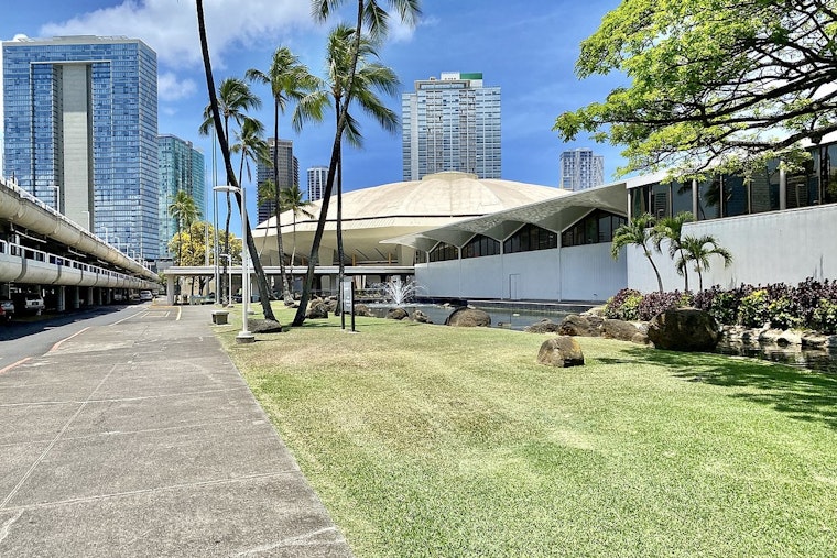 Groban Fever Grips Honolulu As Gems Tour Ignites Blaisdell Saturday Night