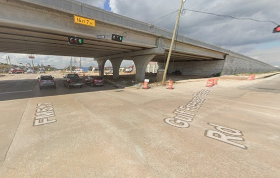 Gulf Freeway Chaos As Driver Found Shot After Dickinson Crash
