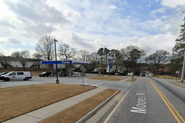 Gunman Cleans Out NW Atlanta Gas Station Register, Caught On Camera