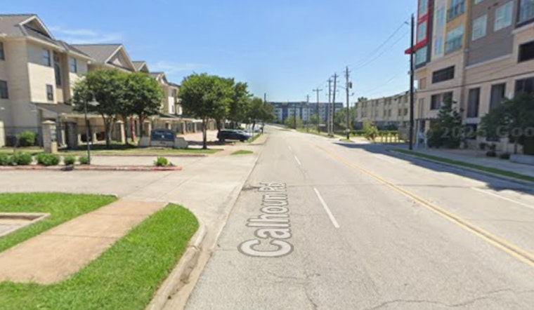Gunman Shakes Bayou Oaks as UH Students Wake to Parking Lot Stickup