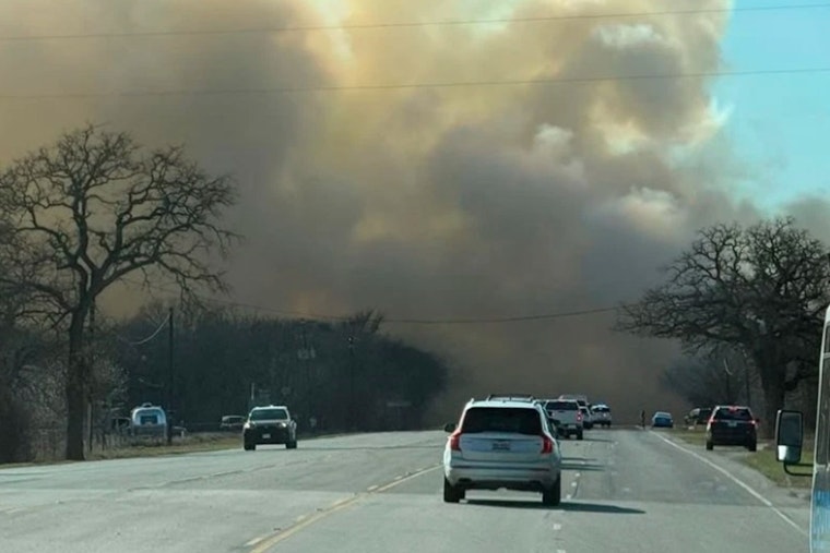 Hill Country Brush Blaze Shuts Down U.S. 290 Near Fredericksburg