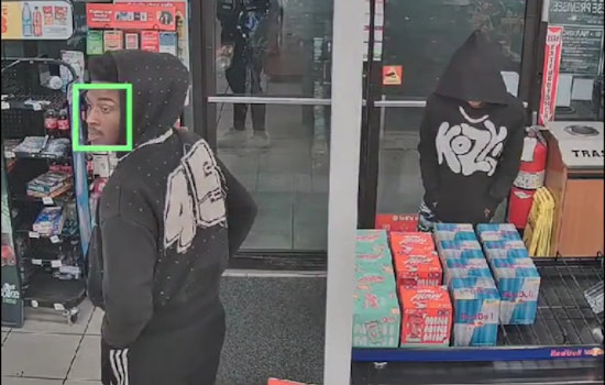 Houston Cops Hunt Duo in Bellaire Convenience Store Stickup