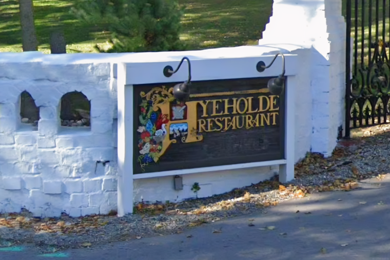 Hyeholde Opens Tavern in Moon Township for Fireside Dining
