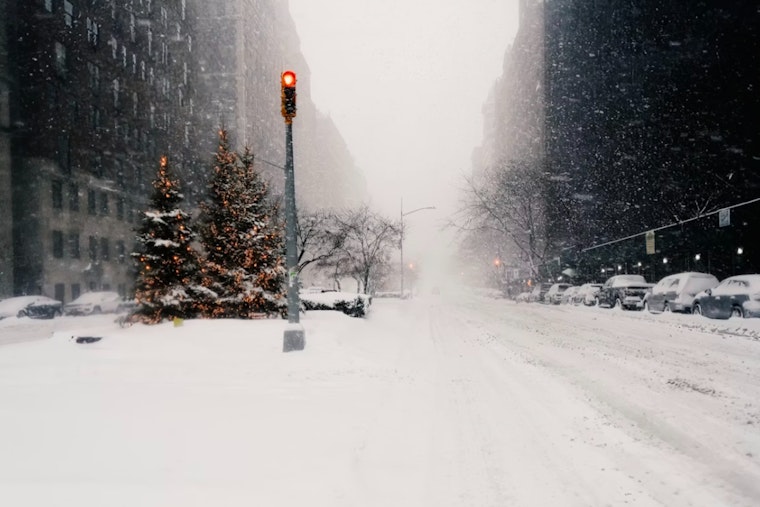 Indy Shivers Through Cold Snap As Light Weekend Snow Flirts With City