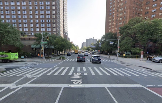 Isaacs Houses Blaze Leaves Three Hurt On Upper East Side