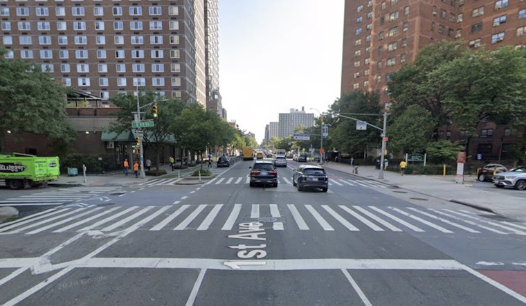 Isaacs Houses Blaze Leaves Three Hurt On Upper East Side