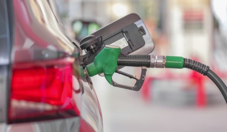 Kearny Mesa Pump Drops Gas Below $4, San Diego Drivers Pounce