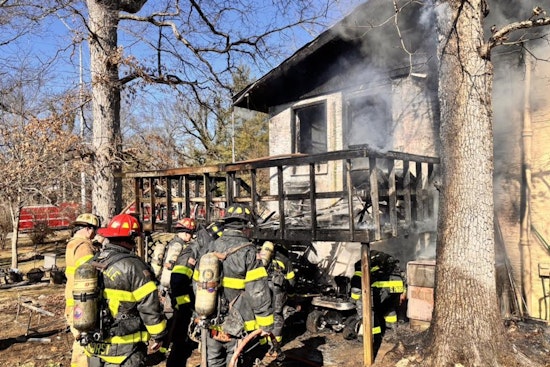 KFD Battles Residential Blaze On Oak Park Drive In Knoxville