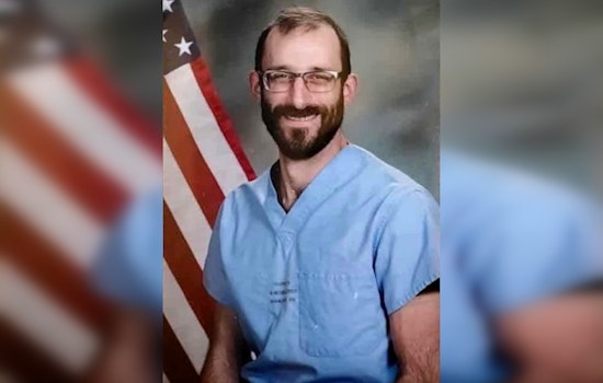 Knoxville Crowd Fills Krutch Park To Mourn Alex Pretti, Demand Answers