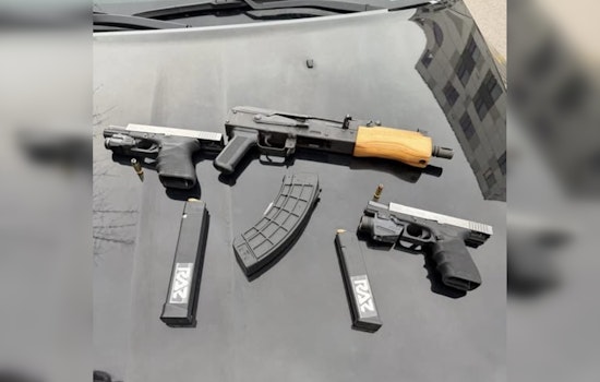 Knoxville Teen Busted after Cops Find Three Loaded Guns in Apartment