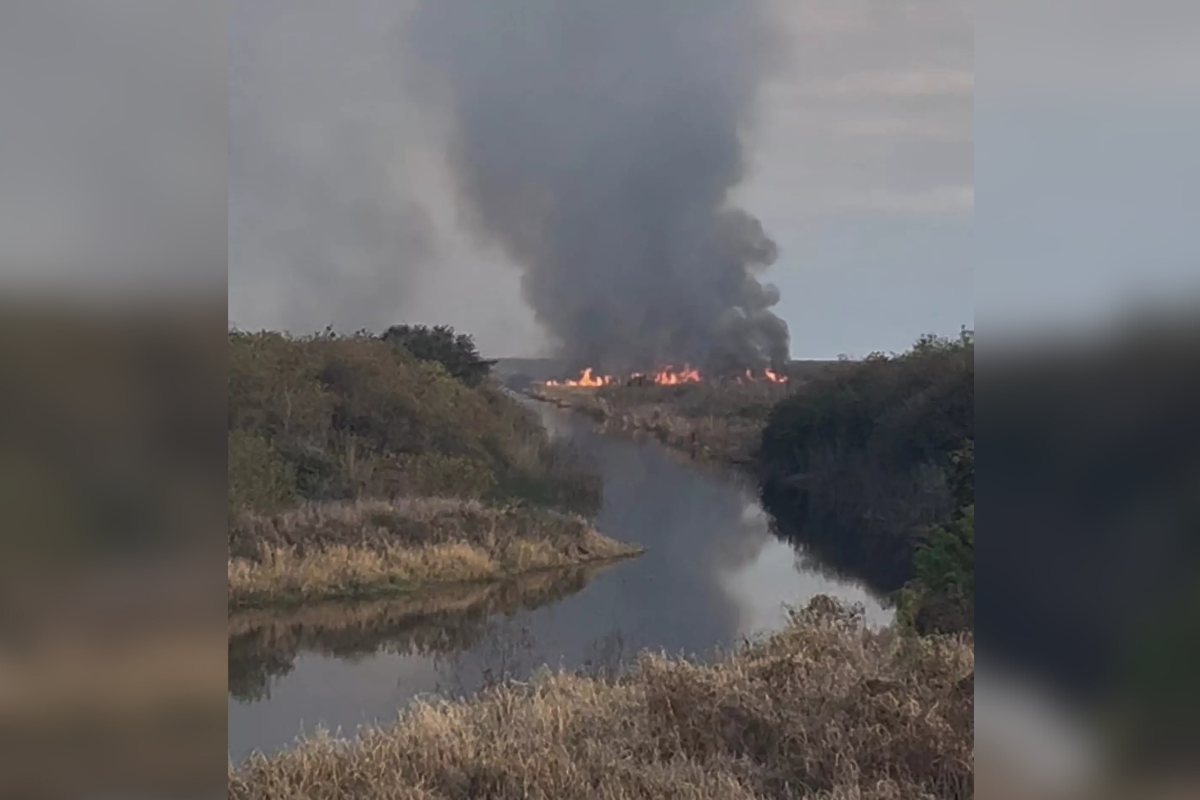 Lake Okeechobee Lakebed Blaze Smothers Buckhead Ridge In Smoke