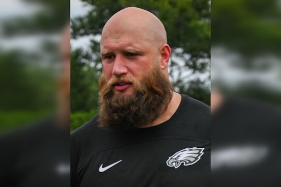 Lane Johnson Runs It Back While Philly Sweats Landon Dickerson's Call