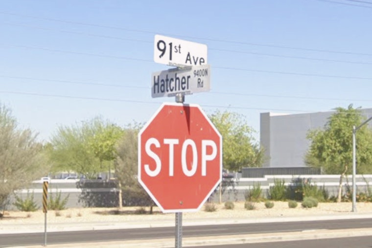 Late-Night Peoria Light Pole Crash Kills Buckeye Driver