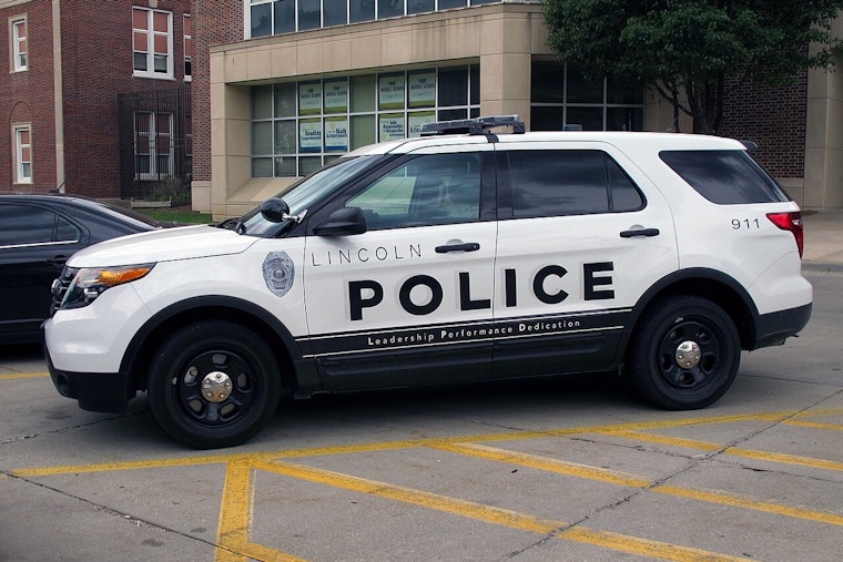 Lincoln Cops Bust Curbside Car Scam, Grab $23K From Suspects
