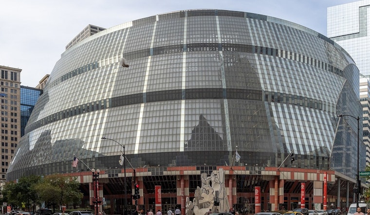 Loop Loses Its Red Giant As Thompson Center Crane Comes Down