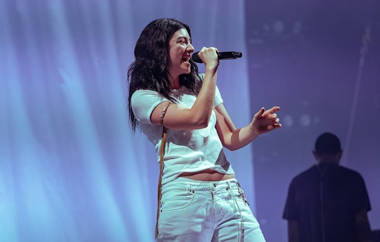 Lorde Drops $204K In Minneapolis Merch Cash On Immigrant Rights Fight