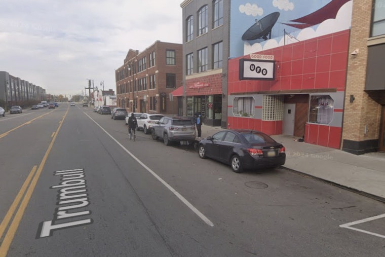Man Hospitalized After Gunfire Exchange with Security Guard in Detroit's Corktown