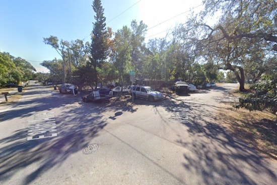 Man Shot Near 27th And 98th In East Tampa