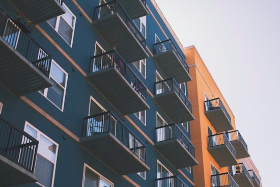 Manhattan Rents Near Record As Buyers Stay Stuck