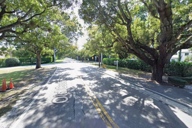 Masked Crooks in Luxury Ride Rattle Quiet Pinecrest Blocks