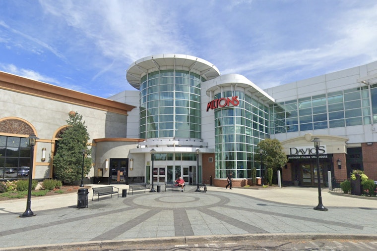 Massachusetts Police in Braintree and Peabody Mobilize Against Potential "Mall Takeover" Disruptions