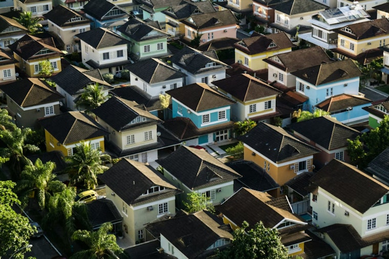 Miami Homeowners Cling To Their Homes As Stay-Put Streak Hits 25-Year High