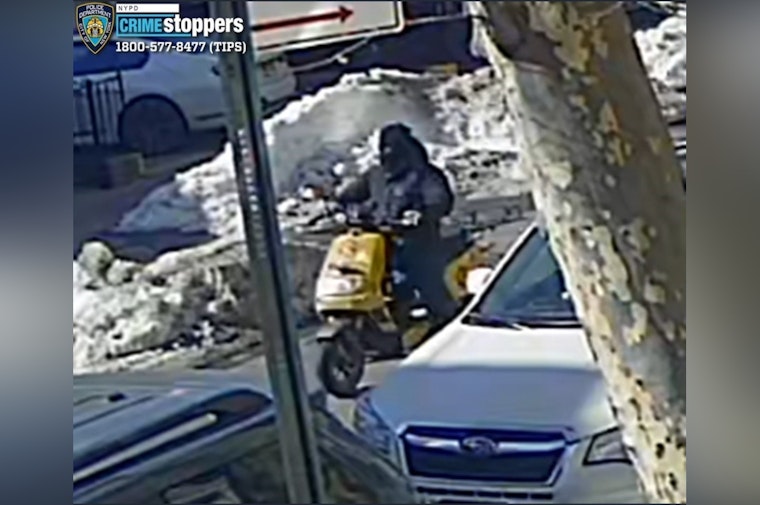 Midtown Creep Trails Teen Into Building, Pulls Gun in Daylight Heist