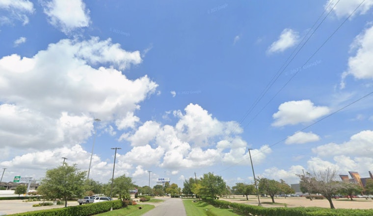 Houston Wakes in a Haze as Winter Heat Cranks Up