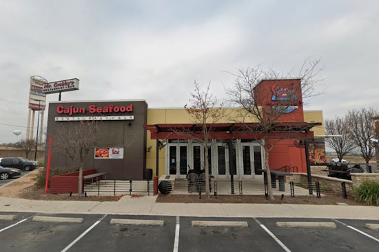 Mr. Crabby’s Splashes Down In Stone Oak On Loop 1604