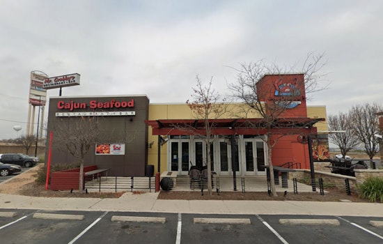 Mr. Crabby’s Splashes Down In Stone Oak On Loop 1604