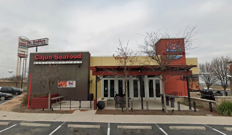 Mr. Crabby’s Splashes Down In Stone Oak On Loop 1604