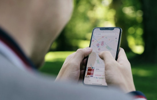 Mystery Delivery App Relay Ghosts NYC, Leaving Thousands Of Riders Jobless