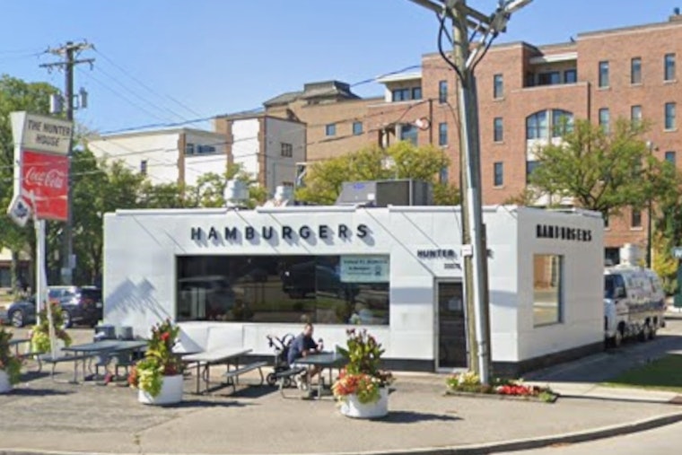 Mystery Slider Crew Fires Up Grill at Old Hunter House in Birmingham
