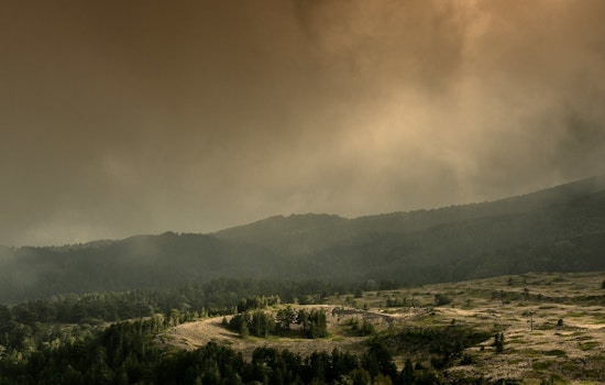 Mystery Smoke Stench Sends Chicago Sniffing Toward Plains Wildfires