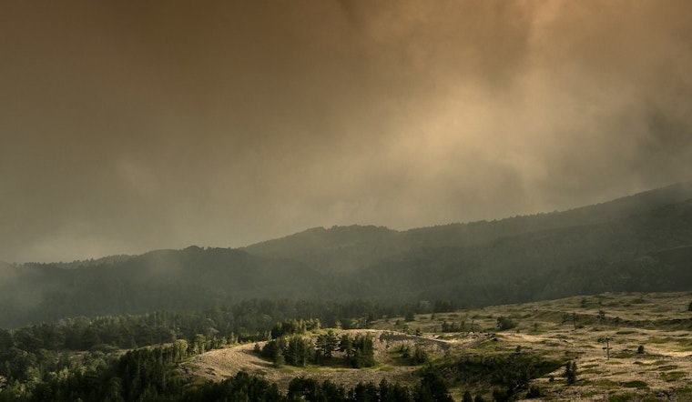 Mystery Smoke Stench Sends Chicago Sniffing Toward Plains Wildfires