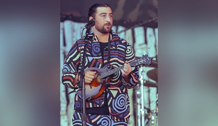 New England's Noah Kahan Announces Hometown Return to Fenway Park for "The Great Divide" Tour