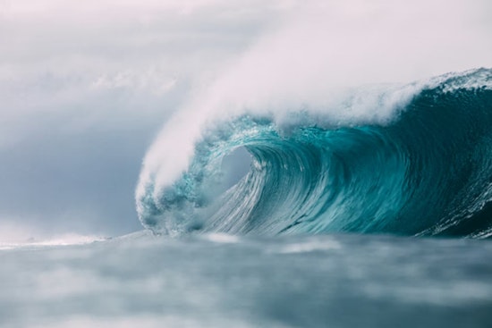 Oahu Surf Roars To 45 Feet As Honolulu Basks In Deceptive Sunshine