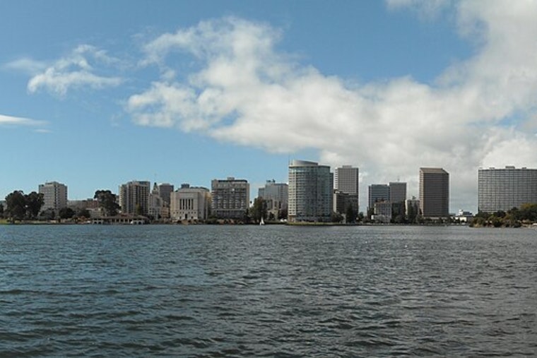 Oakland Basks In 70s As Sneaker Waves Turn Beaches Treacherous