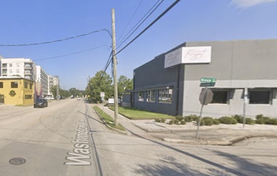 Off-Duty Harris County Deputy Jumped Outside Washington Ave Hotspot, Cops Say