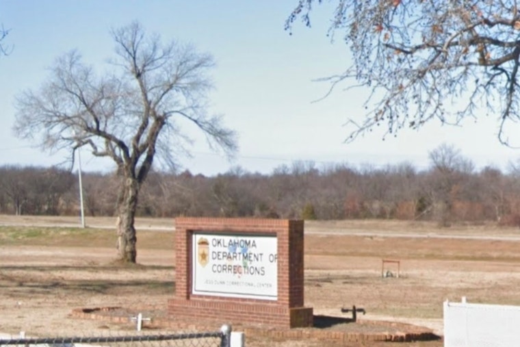 Oklahoma Prisons To Peddle Disposable Vapes In Bid To Curb Black